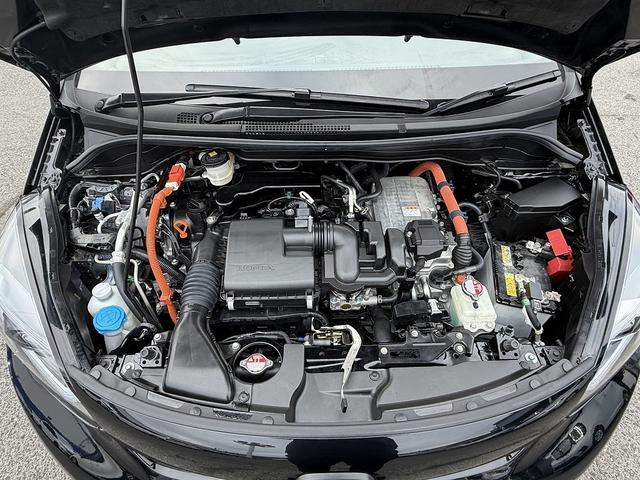 フィット ｅ：ＨＥＶリュクス　フルセグナビ・Ｓ＆Ｂカメラ・ＢＴオーディオ・ＬＥＤライト・ＡＣＣ・ＬＫＡ・ＡＨＢ・Ｃソナー・ハーフレザー・本革ステア・ミラーウィンカー・ドアバイザー・ＥＴＣ２．０・スマキー・１６ＡＷ（50枚目）