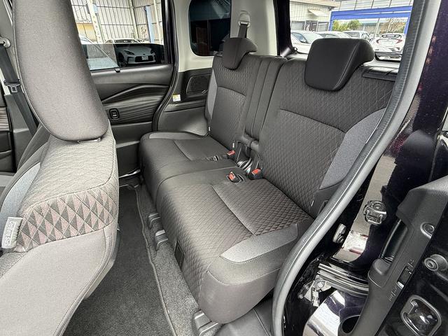 ソリオバンディット ハイブリッドＭＶ　両Ｐスライド・全周囲カメラ・フルセグナビ・ＢＴオーディオ・ＬＥＤライト・ＡＣＣ・ＬＫＡ・ＡＨＢ・Ｃソナー・ＥＴＣ・ドアバイザー・プライバシーガラス・ＵＳＢ・シートヒーター・本革ステア・１５ＡＷ（11枚目）