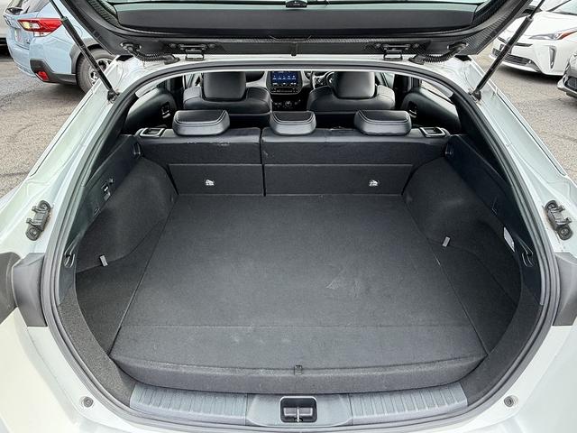 プリウスＰＨＶ Ｓ　ＧＲスポーツ　１オーナー・９ｉｎフルセナビ・Ｂカメラ・ＢＴオーディオ・ＬＥＤライト・ＡＣＣ・ＬＫＡ・ＡＨＢ・ハーフレザー・シートヒーター・ＥＴＣ・ドアバイザー・プライバシーガラス・ＡＣ１００Ｖ・本革ステア（9枚目）