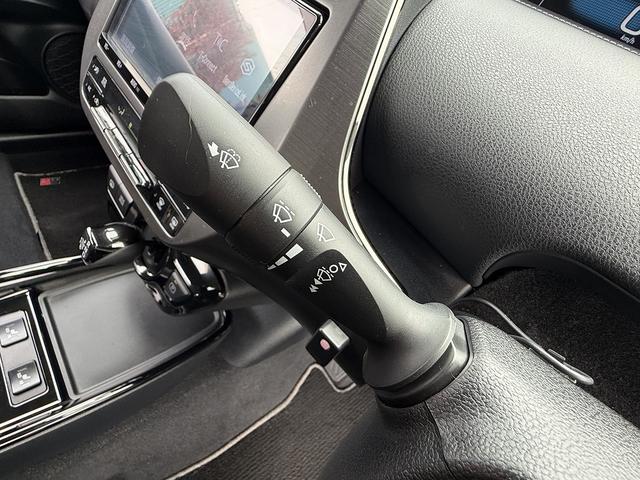 プリウスＰＨＶ Ｓ　ＧＲスポーツ　１オーナー・９ｉｎフルセナビ・Ｂカメラ・ＢＴオーディオ・ＬＥＤライト・ＡＣＣ・ＬＫＡ・ＡＨＢ・ハーフレザー・シートヒーター・ＥＴＣ・ドアバイザー・プライバシーガラス・ＡＣ１００Ｖ・本革ステア（20枚目）