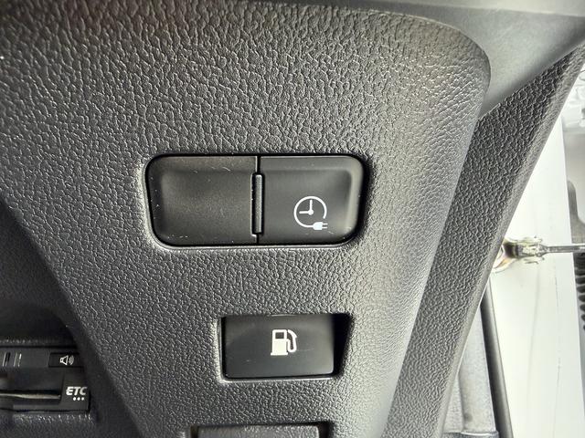 プリウスＰＨＶ Ｓ　ＧＲスポーツ　１オーナー・９ｉｎフルセナビ・Ｂカメラ・ＢＴオーディオ・ＬＥＤライト・ＡＣＣ・ＬＫＡ・ＡＨＢ・ハーフレザー・シートヒーター・ＥＴＣ・ドアバイザー・プライバシーガラス・ＡＣ１００Ｖ・本革ステア（27枚目）