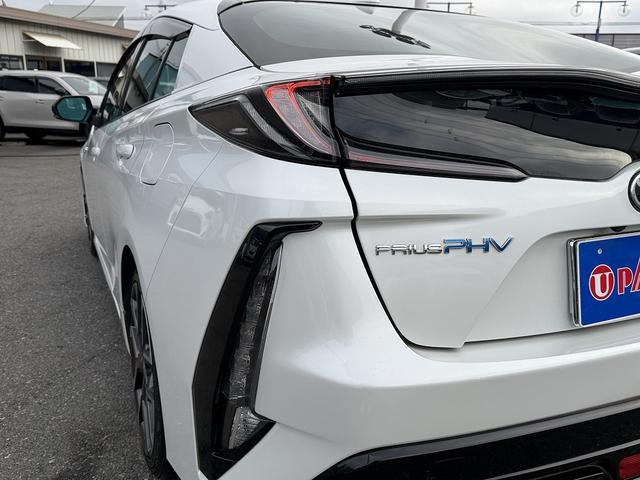 プリウスＰＨＶ Ｓ　ＧＲスポーツ　１オーナー・９ｉｎフルセナビ・Ｂカメラ・ＢＴオーディオ・ＬＥＤライト・ＡＣＣ・ＬＫＡ・ＡＨＢ・ハーフレザー・シートヒーター・ＥＴＣ・ドアバイザー・プライバシーガラス・ＡＣ１００Ｖ・本革ステア（40枚目）