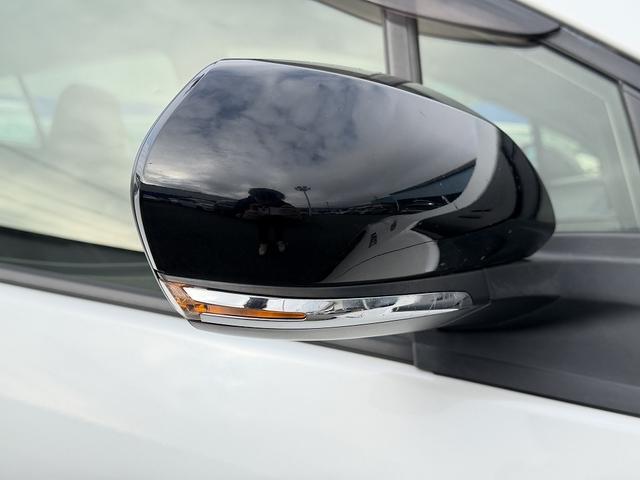 プリウスＰＨＶ Ｓ　ＧＲスポーツ　１オーナー・９ｉｎフルセナビ・Ｂカメラ・ＢＴオーディオ・ＬＥＤライト・ＡＣＣ・ＬＫＡ・ＡＨＢ・ハーフレザー・シートヒーター・ＥＴＣ・ドアバイザー・プライバシーガラス・ＡＣ１００Ｖ・本革ステア（43枚目）