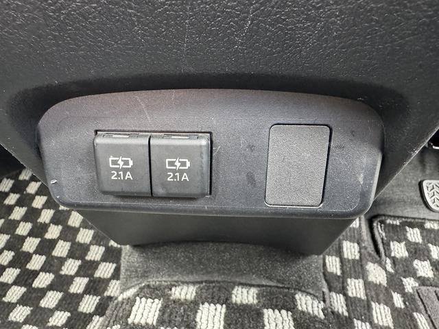 シエンタ G クエロ 両Pスライド・9inフルセグナビ・全周囲カメラ・Rモニター・BTオーディオ・LEDライト・Cソナー・PCS・LKA・AHB・ETC・本革ステア・プライバシーガラス・USB・ミラーウィンカー(19枚目)