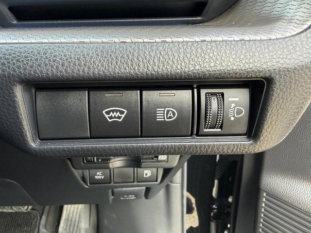 プリウス Ｇ　セーフティセンス・ディスプレイオーディオ・フルセグナビ・バックカメラ・ＥＴＣ２．０・Ｃａｒｐｌａｙ・ＢＴオーディオ・シートヒーター・ＡＣ１００Ｖ・Ｃソナー・ＢＳＭ・ＲＣＴＡ・リアフォグ・純正１７ＡＷ（13枚目）