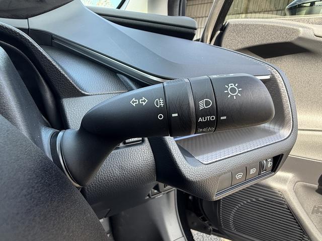 プリウス Ｇ　セーフティセンス・ディスプレイオーディオ・フルセグナビ・バックカメラ・ＥＴＣ２．０・Ｃａｒｐｌａｙ・ＢＴオーディオ・シートヒーター・ＡＣ１００Ｖ・Ｃソナー・ＢＳＭ・ＲＣＴＡ・リアフォグ・純正１７ＡＷ（35枚目）