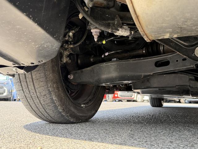 プリウス Ｇ　セーフティセンス・ディスプレイオーディオ・フルセグナビ・バックカメラ・ＥＴＣ２．０・Ｃａｒｐｌａｙ・ＢＴオーディオ・シートヒーター・ＡＣ１００Ｖ・Ｃソナー・ＢＳＭ・ＲＣＴＡ・リアフォグ・純正１７ＡＷ（63枚目）