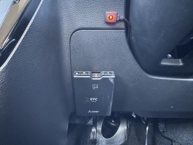 デリカＤ：２ カスタムハイブリッドＭＶ　全方位カメラパッケージ　後期・ｅ－Ａｓｓｉｓｔ・両側パワースライド・フルセグナビ・全周囲カメラ・ＥＴＣ・ＵＳＢ・シートヒーター・ＬＥＤヘッドライト・ＡＵＴＯハイビーム・リアＣソナー・ステアシフト・革ステア・スマートキー（11枚目）