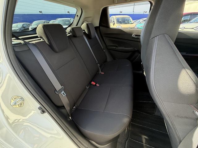 スイフトスポーツ ベースグレード　全周囲カメラ・フルセグナビ・ＢＴオーディオ・ＬＥＤライト・ＡＣＣ・ＬＫＡ・ＡＨｂ・シートヒーター・ＥＴＣ・パドルシフト・ドアバイザー・Ｐガラス・スマキー・ＵＳＢ・本革ステア・ミラーウィンカー（7枚目）