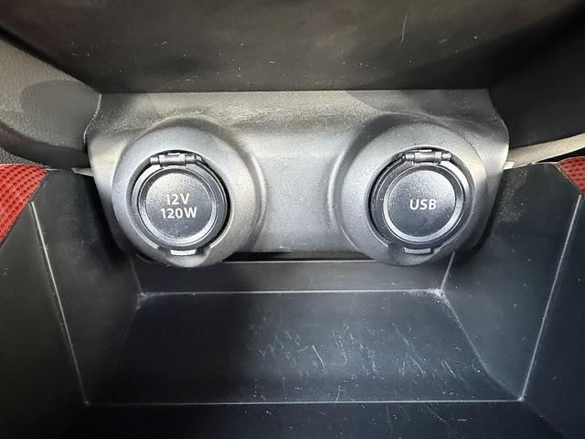 スイフトスポーツ ベースグレード　全周囲カメラ・フルセグナビ・ＢＴオーディオ・ＬＥＤライト・ＡＣＣ・ＬＫＡ・ＡＨｂ・シートヒーター・ＥＴＣ・パドルシフト・ドアバイザー・Ｐガラス・スマキー・ＵＳＢ・本革ステア・ミラーウィンカー（15枚目）