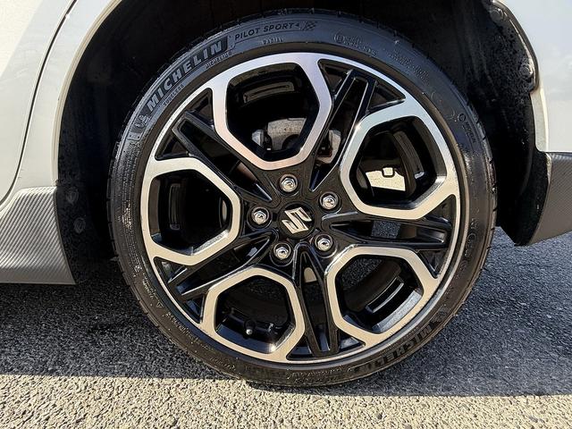 スイフトスポーツ ベースグレード　全周囲カメラ・フルセグナビ・ＢＴオーディオ・ＬＥＤライト・ＡＣＣ・ＬＫＡ・ＡＨｂ・シートヒーター・ＥＴＣ・パドルシフト・ドアバイザー・Ｐガラス・スマキー・ＵＳＢ・本革ステア・ミラーウィンカー（43枚目）