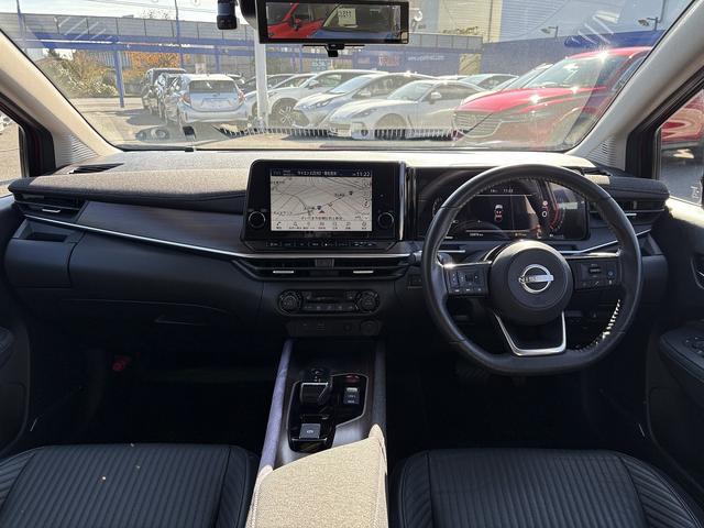 オーラ Ｇ　ＦＯＵＲ　レザーエディション　全周囲カメラ・フルセグナビ・ＢＴオーディオ・ＢＯＳＥ・ＡＣＣ・ＬＫＡ・ＢＳＭ・ＡＨＢ・Ｃソナー・黒革・シートヒーター・ＵＳＢ・ＥＴＣ・ドアバイザー・プライバシーガラス・デジタルミラー・記録簿（4枚目）