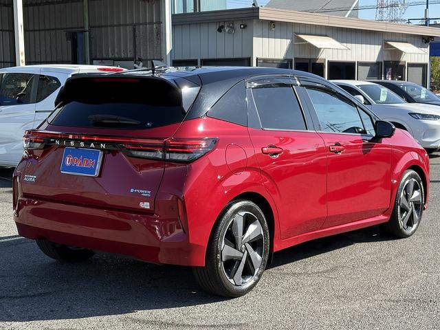 オーラ Ｇ　ＦＯＵＲ　レザーエディション　全周囲カメラ・フルセグナビ・ＢＴオーディオ・ＢＯＳＥ・ＡＣＣ・ＬＫＡ・ＢＳＭ・ＡＨＢ・Ｃソナー・黒革・シートヒーター・ＵＳＢ・ＥＴＣ・ドアバイザー・プライバシーガラス・デジタルミラー・記録簿（32枚目）