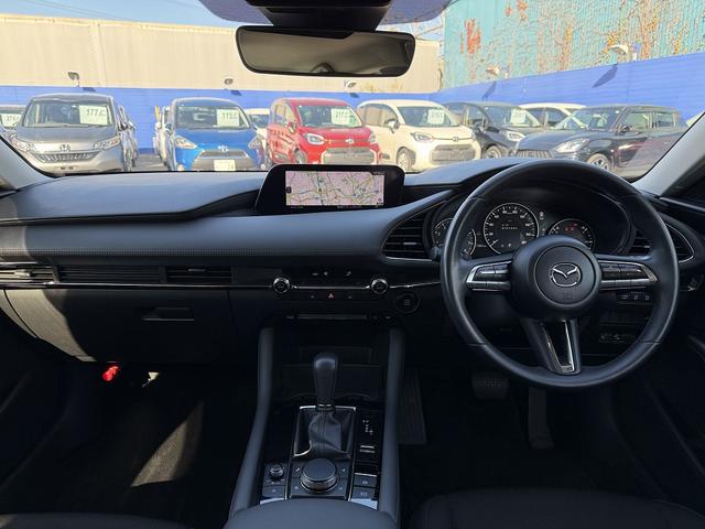 ＭＡＺＤＡ３セダン ２０Ｓプロアクティブ　フルセグナビ・Ｂカメラ・ＢＴオーディオ・ＬＥＤライト・ＨＵＤ・ＡＣＣ・ＬＫＡ・ＢＳＭ・Ｃソナー・パドルシフト・スマキー・ＵＳＢ・ドアバイザー・プライバシーガラス・１８ＡＷ・本革ステア（5枚目）
