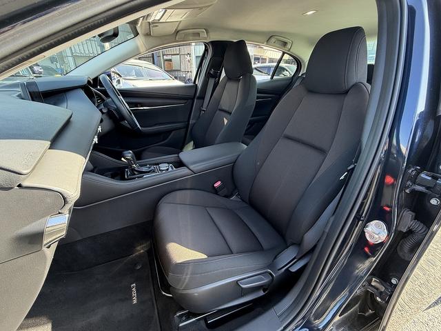 ＭＡＺＤＡ３セダン ２０Ｓプロアクティブ　フルセグナビ・Ｂカメラ・ＢＴオーディオ・ＬＥＤライト・ＨＵＤ・ＡＣＣ・ＬＫＡ・ＢＳＭ・Ｃソナー・パドルシフト・スマキー・ＵＳＢ・ドアバイザー・プライバシーガラス・１８ＡＷ・本革ステア（8枚目）