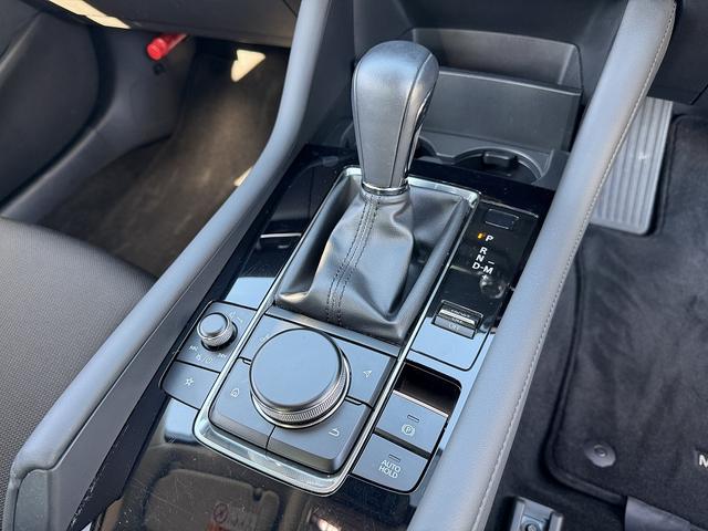 ＭＡＺＤＡ３セダン ２０Ｓプロアクティブ　フルセグナビ・Ｂカメラ・ＢＴオーディオ・ＬＥＤライト・ＨＵＤ・ＡＣＣ・ＬＫＡ・ＢＳＭ・Ｃソナー・パドルシフト・スマキー・ＵＳＢ・ドアバイザー・プライバシーガラス・１８ＡＷ・本革ステア（12枚目）