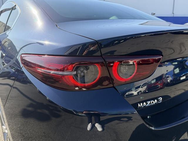 ＭＡＺＤＡ３セダン ２０Ｓプロアクティブ　フルセグナビ・Ｂカメラ・ＢＴオーディオ・ＬＥＤライト・ＨＵＤ・ＡＣＣ・ＬＫＡ・ＢＳＭ・Ｃソナー・パドルシフト・スマキー・ＵＳＢ・ドアバイザー・プライバシーガラス・１８ＡＷ・本革ステア（17枚目）