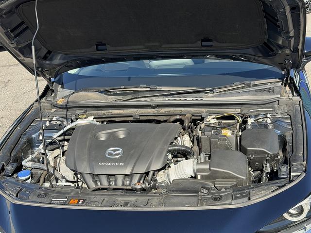 ＭＡＺＤＡ３セダン ２０Ｓプロアクティブ　フルセグナビ・Ｂカメラ・ＢＴオーディオ・ＬＥＤライト・ＨＵＤ・ＡＣＣ・ＬＫＡ・ＢＳＭ・Ｃソナー・パドルシフト・スマキー・ＵＳＢ・ドアバイザー・プライバシーガラス・１８ＡＷ・本革ステア（18枚目）