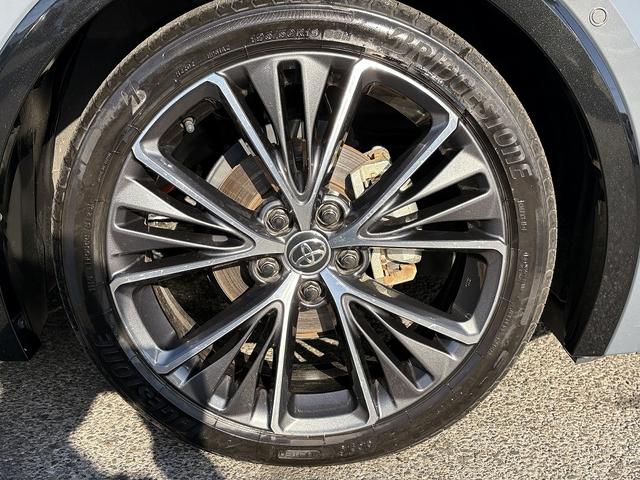 プリウス Ｚ　セーフティセンス・フルセグ・全周囲カメラ・Ｃａｒｐｌａｙ・ＢＴオーディオ・ＥＴＣ２．０・デジタルミラー・パワーバックドア・パーキングアシスト・ＡＣ１００Ｖ・Ｃソナー・ＢＳＭ・ＲＣＴＡ・純正１９ＡＷ（56枚目）