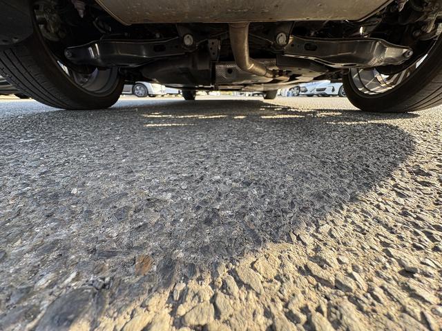 プリウス Ｚ　セーフティセンス・フルセグ・全周囲カメラ・Ｃａｒｐｌａｙ・ＢＴオーディオ・ＥＴＣ２．０・デジタルミラー・パワーバックドア・パーキングアシスト・ＡＣ１００Ｖ・Ｃソナー・ＢＳＭ・ＲＣＴＡ・純正１９ＡＷ（64枚目）