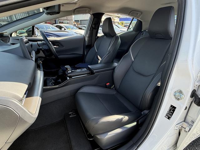 プリウス Ｚ　セーフティセンス・１２．３型フルセグナビ・Ｃａｒｐｌａｙ・全周囲カメラ・ＥＴＣ２．０・パワーバックドア・ＡＣ１００Ｖ電源・パーキングアシスト・デジタルミラー・Ｃソナー・ＢＳＭ・ＲＣＴＡ・純正１９ＡＷ（8枚目）