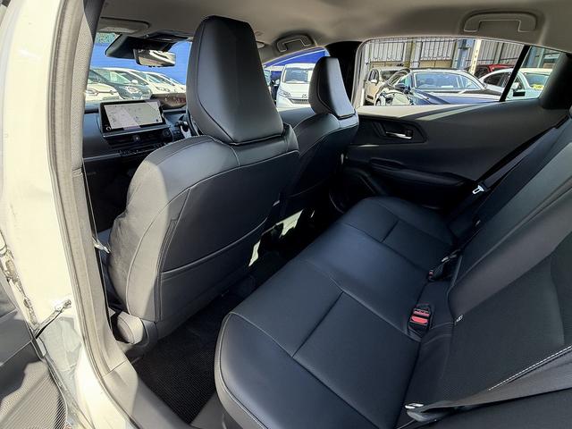プリウス Ｚ　セーフティセンス・１２．３型フルセグナビ・Ｃａｒｐｌａｙ・全周囲カメラ・ＥＴＣ２．０・パワーバックドア・ＡＣ１００Ｖ電源・パーキングアシスト・デジタルミラー・Ｃソナー・ＢＳＭ・ＲＣＴＡ・純正１９ＡＷ（30枚目）