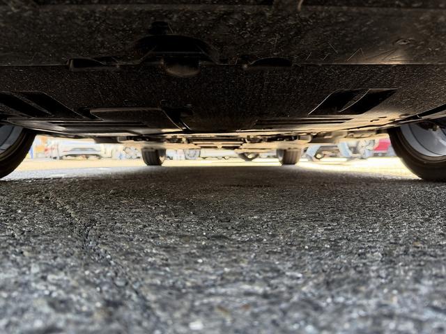 プリウス Ｚ　セーフティセンス・１２．３型フルセグナビ・Ｃａｒｐｌａｙ・全周囲カメラ・ＥＴＣ２．０・パワーバックドア・ＡＣ１００Ｖ電源・パーキングアシスト・デジタルミラー・Ｃソナー・ＢＳＭ・ＲＣＴＡ・純正１９ＡＷ（67枚目）