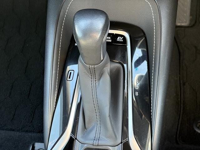 カローラスポーツ ハイブリッドG 1オーナー・セーフティセンス・フルセグナビ・バックカメラ・BTオーディオ・ETC・USB・Cソナー・BSM・RCTA・LEDヘッドライト・AUTOハイビーム・スマートキー・純正16AW・ドアバイザー(12枚目)