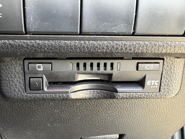 カローラスポーツ ハイブリッドG 1オーナー・セーフティセンス・フルセグナビ・バックカメラ・BTオーディオ・ETC・USB・Cソナー・BSM・RCTA・LEDヘッドライト・AUTOハイビーム・スマートキー・純正16AW・ドアバイザー(15枚目)