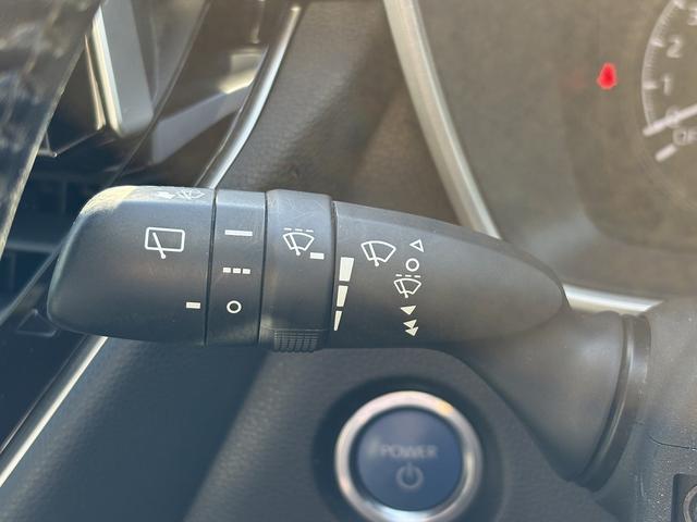 カローラスポーツ ハイブリッドG 1オーナー・セーフティセンス・フルセグナビ・バックカメラ・BTオーディオ・ETC・USB・Cソナー・BSM・RCTA・LEDヘッドライト・AUTOハイビーム・スマートキー・純正16AW・ドアバイザー(35枚目)