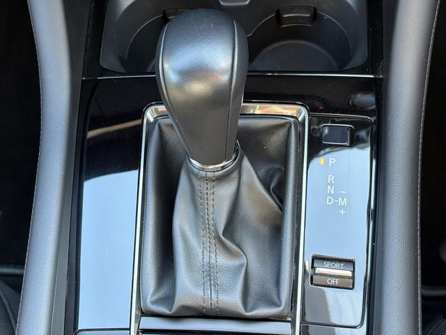 ＭＡＺＤＡ３ファストバック ２０Ｓ　ツーリング　ｉ－ＡＣＴＩＶＳＥＮＳＥ・フルセグナビ・全周囲カメラ・Ｃａｒｐｌａｙ・ＢＴオーディオ・ＨＤＭＩ・ワイヤレス充電・パワーシート・シート＆ステアヒーター・パドルシフト・革ステア・Ｃソナー・ＢＳＭ・１８ＡＷ（13枚目）