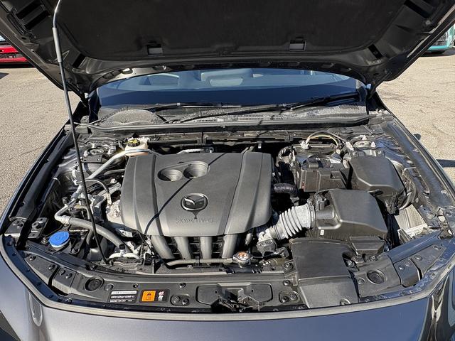 ＭＡＺＤＡ３ファストバック ２０Ｓ　ツーリング　ｉ－ＡＣＴＩＶＳＥＮＳＥ・フルセグナビ・全周囲カメラ・Ｃａｒｐｌａｙ・ＢＴオーディオ・ＨＤＭＩ・ワイヤレス充電・パワーシート・シート＆ステアヒーター・パドルシフト・革ステア・Ｃソナー・ＢＳＭ・１８ＡＷ（19枚目）