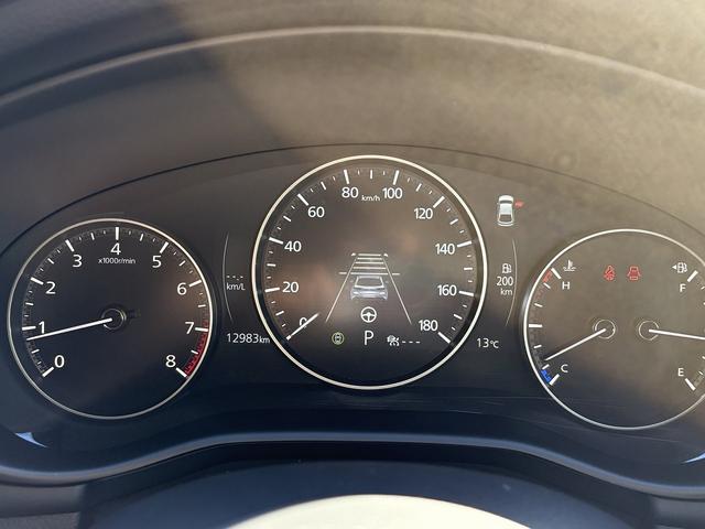 ＭＡＺＤＡ３ファストバック ２０Ｓ　ツーリング　ｉ－ＡＣＴＩＶＳＥＮＳＥ・フルセグナビ・全周囲カメラ・Ｃａｒｐｌａｙ・ＢＴオーディオ・ＨＤＭＩ・ワイヤレス充電・パワーシート・シート＆ステアヒーター・パドルシフト・革ステア・Ｃソナー・ＢＳＭ・１８ＡＷ（29枚目）