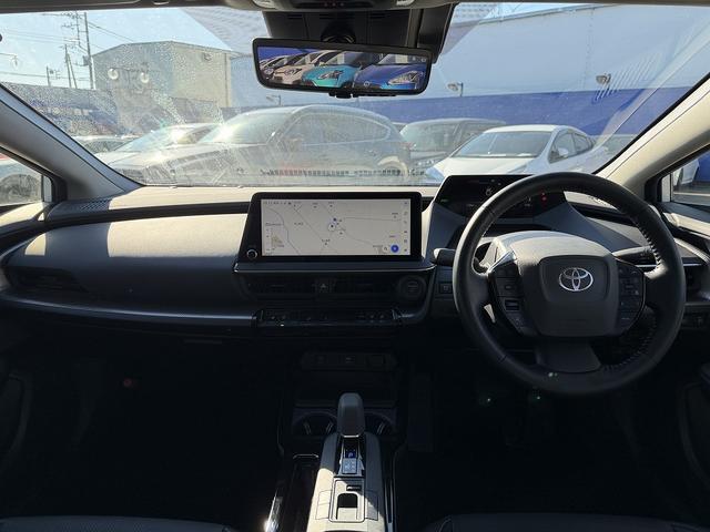 プリウス Z セーフティセンス・フルセグナビ・全周囲カメラ・Carplay・BTオーディオ・ETC2.0・デジタルミラー・パワーバックドア・パーキングアシスト・AC100V・Cソナー・BSM・RCTA・純正19AW(5枚目)