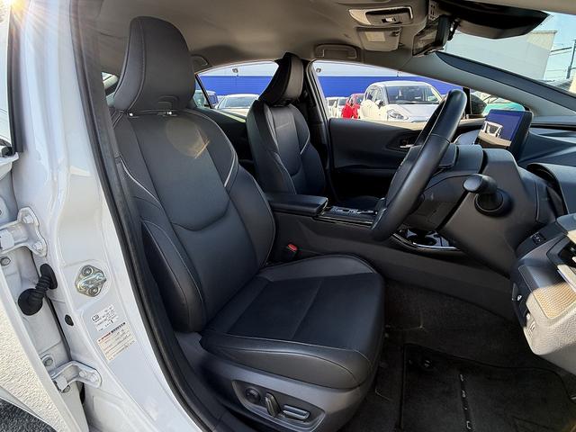プリウス Z セーフティセンス・フルセグナビ・全周囲カメラ・Carplay・BTオーディオ・ETC2.0・デジタルミラー・パワーバックドア・パーキングアシスト・AC100V・Cソナー・BSM・RCTA・純正19AW(6枚目)
