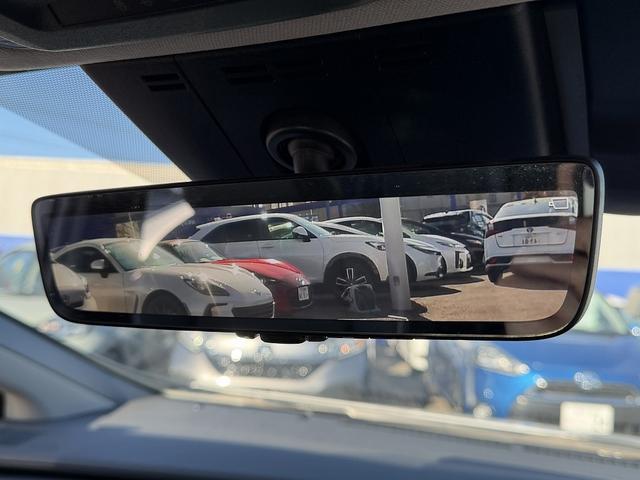 プリウス Z セーフティセンス・フルセグナビ・全周囲カメラ・Carplay・BTオーディオ・ETC2.0・デジタルミラー・パワーバックドア・パーキングアシスト・AC100V・Cソナー・BSM・RCTA・純正19AW(11枚目)