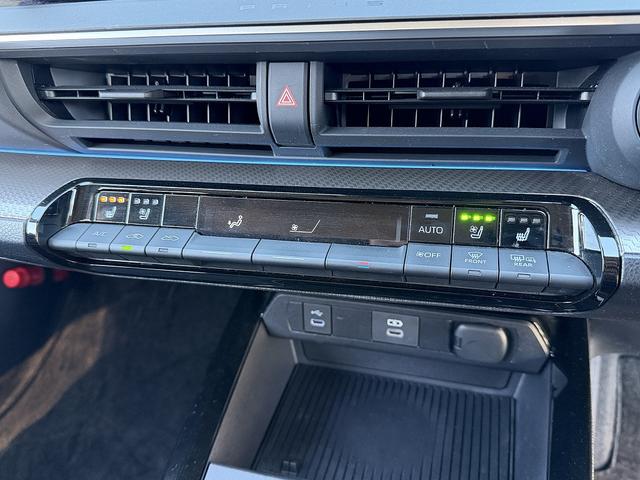 プリウス Z セーフティセンス・フルセグナビ・全周囲カメラ・Carplay・BTオーディオ・ETC2.0・デジタルミラー・パワーバックドア・パーキングアシスト・AC100V・Cソナー・BSM・RCTA・純正19AW(12枚目)