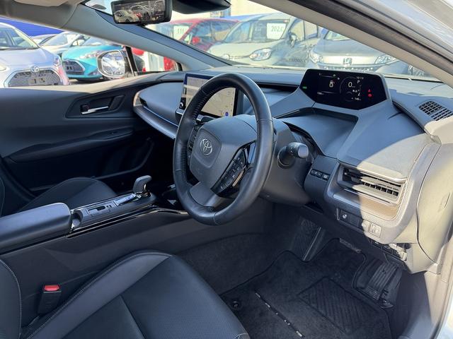 プリウス Z セーフティセンス・フルセグナビ・全周囲カメラ・Carplay・BTオーディオ・ETC2.0・デジタルミラー・パワーバックドア・パーキングアシスト・AC100V・Cソナー・BSM・RCTA・純正19AW(25枚目)