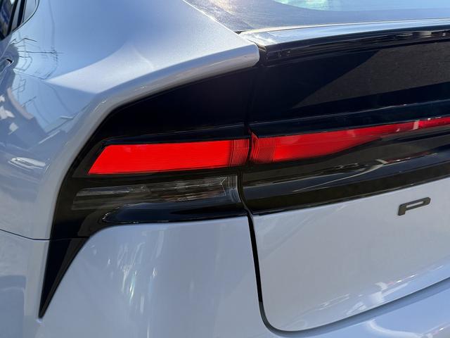 プリウス Z セーフティセンス・フルセグナビ・全周囲カメラ・Carplay・BTオーディオ・ETC2.0・デジタルミラー・パワーバックドア・パーキングアシスト・AC100V・Cソナー・BSM・RCTA・純正19AW(49枚目)