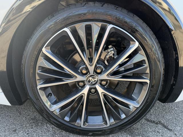 プリウス Z セーフティセンス・フルセグナビ・全周囲カメラ・Carplay・BTオーディオ・ETC2.0・デジタルミラー・パワーバックドア・パーキングアシスト・AC100V・Cソナー・BSM・RCTA・純正19AW(62枚目)