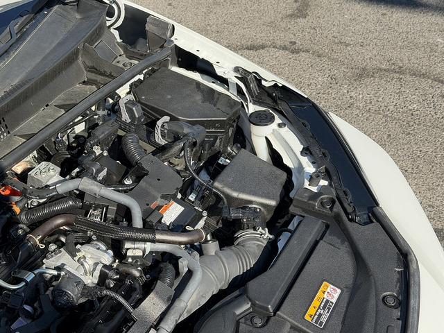 プリウス Z セーフティセンス・フルセグナビ・全周囲カメラ・Carplay・BTオーディオ・ETC2.0・デジタルミラー・パワーバックドア・パーキングアシスト・AC100V・Cソナー・BSM・RCTA・純正19AW(65枚目)