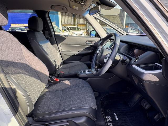 フィット e:HEVホーム ホンダセンシング・純正ナビ・バックカメラ・ETC・CD・BTオーディオ・USB・LEDヘッドライト・AUTOハイビーム・Cソナー・革ステア・ハーフレザー・フロアマット・ドアバイザー(6枚目)