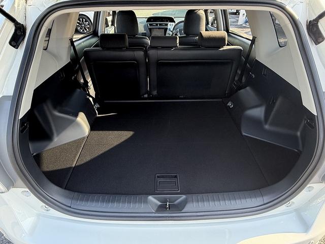 プリウスアルファ G 後期・純正8型フルセグナビ・バックカメラ・BTオーディオ・CD・DVD再生・クルーズコントロール・ハーフレザー・運転席パワーシート・LEDヘッドライト・革ステア・フロアマット・ドアバイザー(8枚目)