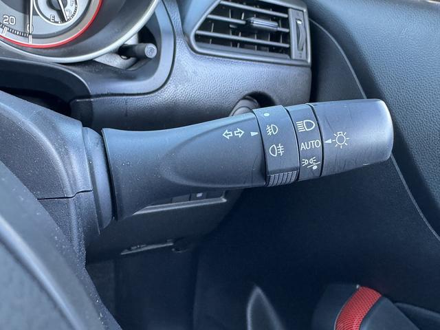 スイフトスポーツ ベースグレード　セーフティサポート・６ＭＴ・バックカメラ・Ｃａｒｐｌａｙ・ＥＴＣ・ＵＳＢ・シートヒーター・ＨＫＳマフラー・純正１７ＡＷ・Ｃソナー・ＢＳＭ・ＡＵＴＯハイビーム・スマートキー・革ステア・ドアバイザー（38枚目）