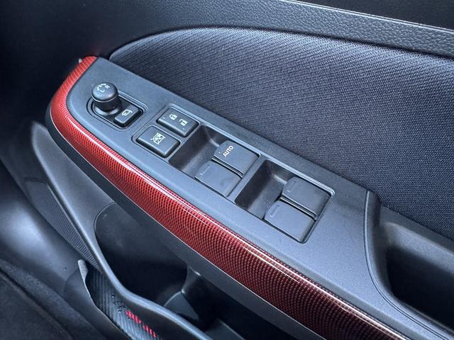 スイフトスポーツ ベースグレード　セーフティサポート・６ＭＴ・バックカメラ・Ｃａｒｐｌａｙ・ＥＴＣ・ＵＳＢ・シートヒーター・ＨＫＳマフラー・純正１７ＡＷ・Ｃソナー・ＢＳＭ・ＡＵＴＯハイビーム・スマートキー・革ステア・ドアバイザー（42枚目）