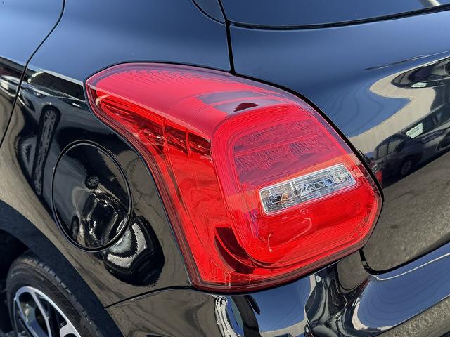 スイフトスポーツ ベースグレード　セーフティサポート・６ＭＴ・バックカメラ・Ｃａｒｐｌａｙ・ＥＴＣ・ＵＳＢ・シートヒーター・ＨＫＳマフラー・純正１７ＡＷ・Ｃソナー・ＢＳＭ・ＡＵＴＯハイビーム・スマートキー・革ステア・ドアバイザー（46枚目）