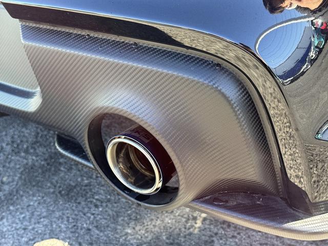 スイフトスポーツ ベースグレード　セーフティサポート・６ＭＴ・バックカメラ・Ｃａｒｐｌａｙ・ＥＴＣ・ＵＳＢ・シートヒーター・ＨＫＳマフラー・純正１７ＡＷ・Ｃソナー・ＢＳＭ・ＡＵＴＯハイビーム・スマートキー・革ステア・ドアバイザー（61枚目）