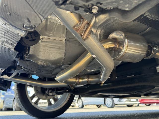 スイフトスポーツ ベースグレード　セーフティサポート・６ＭＴ・バックカメラ・Ｃａｒｐｌａｙ・ＥＴＣ・ＵＳＢ・シートヒーター・ＨＫＳマフラー・純正１７ＡＷ・Ｃソナー・ＢＳＭ・ＡＵＴＯハイビーム・スマートキー・革ステア・ドアバイザー（62枚目）