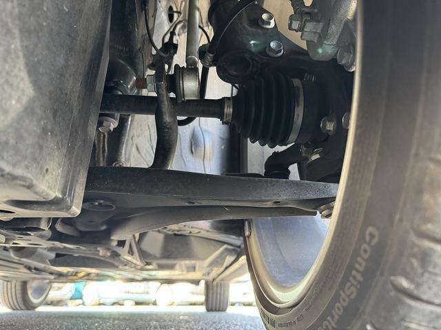 スイフトスポーツ ベースグレード　セーフティサポート・６ＭＴ・バックカメラ・Ｃａｒｐｌａｙ・ＥＴＣ・ＵＳＢ・シートヒーター・ＨＫＳマフラー・純正１７ＡＷ・Ｃソナー・ＢＳＭ・ＡＵＴＯハイビーム・スマートキー・革ステア・ドアバイザー（69枚目）