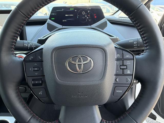 プリウス Z セーフティセンス・12.3型フルセグナビ・全周囲カメラ・BTオーディオ・Carplay・ETC2.0・ステアヒーター・Cソナー・BSM・RCTA・パーキングアシスト・AC100V電源・純正19AW(13枚目)